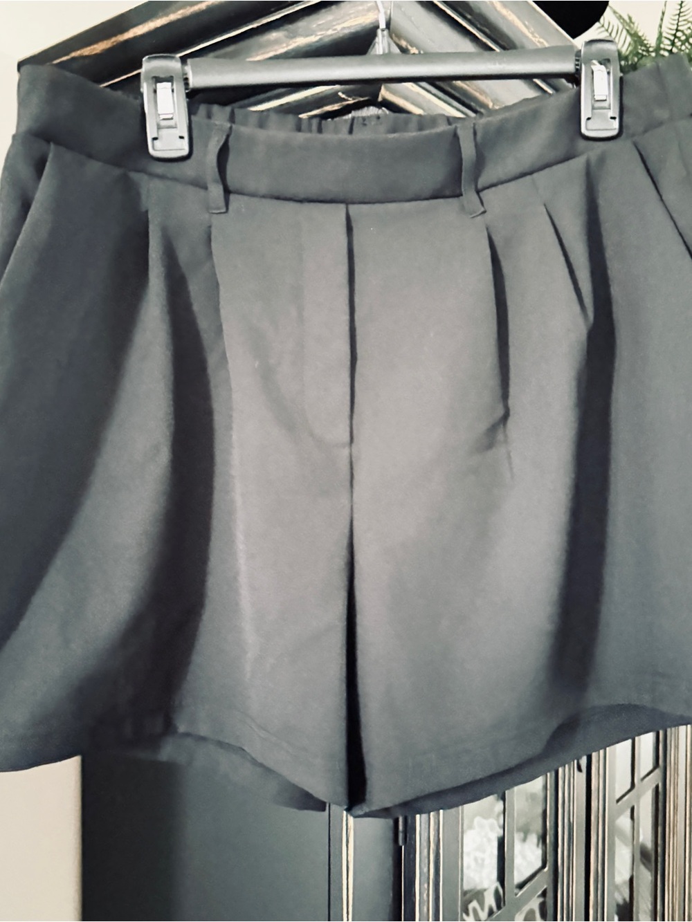 32 Degrees Cool Black Pleated Lightweight Comfort Shorts Pockets Size L